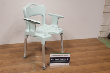 Afbeelding van Mintgroene Etac Badkamerstoel