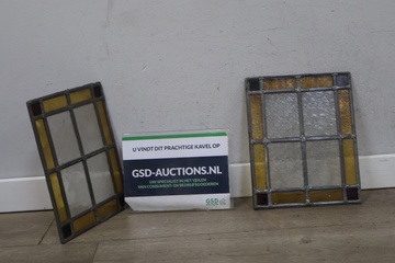 Afbeelding van Set van 2 Vintage Glas-In-Lood Raampjes