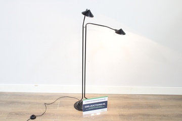 Afbeelding van Zwarte vloerlamp met twee conische kapjes