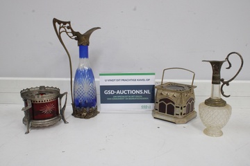 Afbeelding van Antieke Mix van 2 Versierde Karaffen & 2 Theelichten