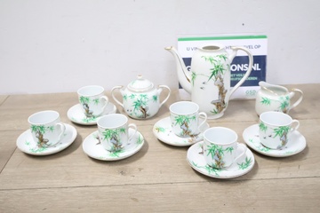 Afbeelding van Vintage Servies met Theekan, kopjes en schotels''