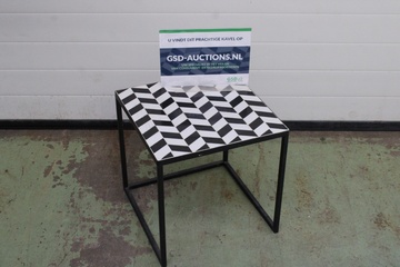 Afbeelding van Zwart-Witte Tegeltjesbijzettafel