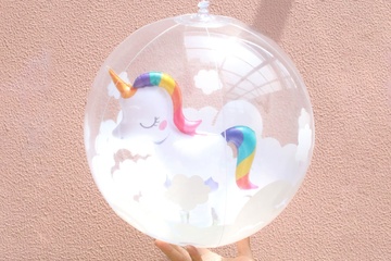 Afbeelding van Strandbal met 3D eenhoorn - 30 cm