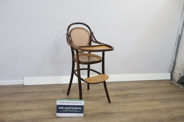 Afbeelding van Antiek Houten Thonet Kinderstoel