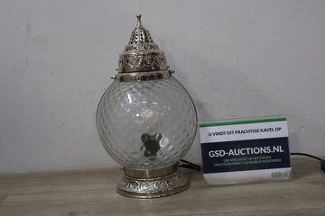 Afbeelding van Marokkaanse tafellamp van metaal en glas