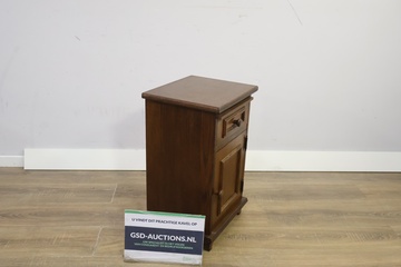 Afbeelding van Houten Nachtkastje met Uitschuifblad'
