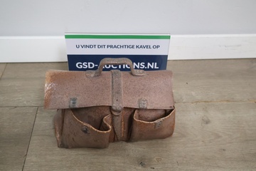 Afbeelding van Decoratief aardewerk kunstobject van een tas