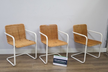 Afbeelding van Set van 3 Rotan Bauhaus-Stijl Stoelen met Wit Buisframe
