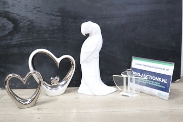 Afbeelding van 4 Decoratieve Beeldjes''