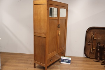 Afbeelding van Antiek Eikenhouten 2-Deurs Linnenkast