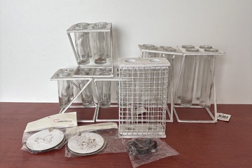 Afbeelding van Verschillende glas werk en andere items