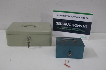 Afbeelding van Set van Twee Vintage Metalen Geldkistjes