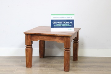 Afbeelding van Vierkant Houten Bijzettafeltje