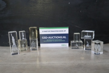 Afbeelding van Kristallenglazen blokken met 3D lasergravure 10 stuks