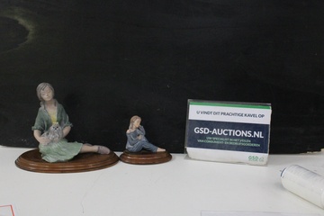 Afbeelding van Set van Twee Meiden Beelden