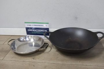 Afbeelding van Gietijzeren wokpan en RVS Pan