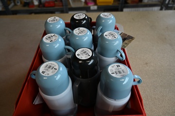 Afbeelding van Fles met beker