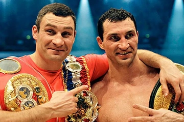 Afbeelding van Gesigneerde bokshandschoenen van Vitali Klitschko
