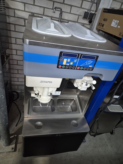 Carpigiani GKT3 softijs- en milkshakemachine