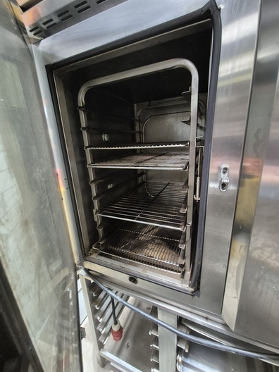 10 plaats oven Leventi op rvs onderstel en afzuigkap