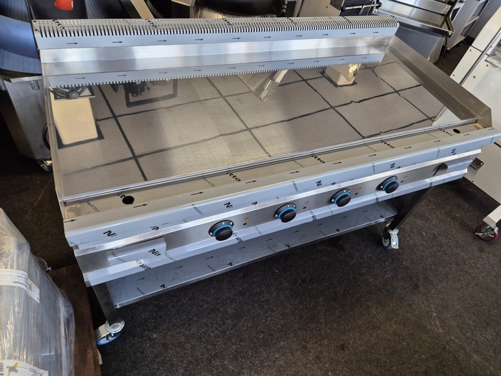 Grote bakplaat 160 cm elektrisch op onderstel nieuw