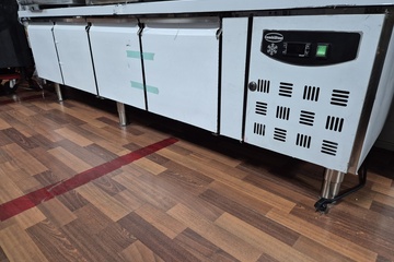 Afbeelding van Lage 4 drs koelwerkbank nieuw