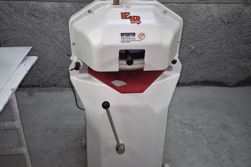 Afbeelding van Deeg opboller Erika Record gereviseerde machine