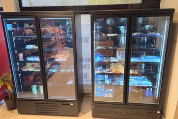 Afbeelding van VRIESKAST 2 GLASDEUREN ZWART