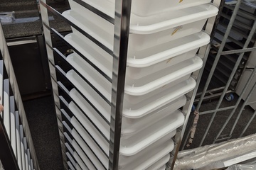 Afbeelding van Kar met kunststofbakken nieuw Sinmag Europe