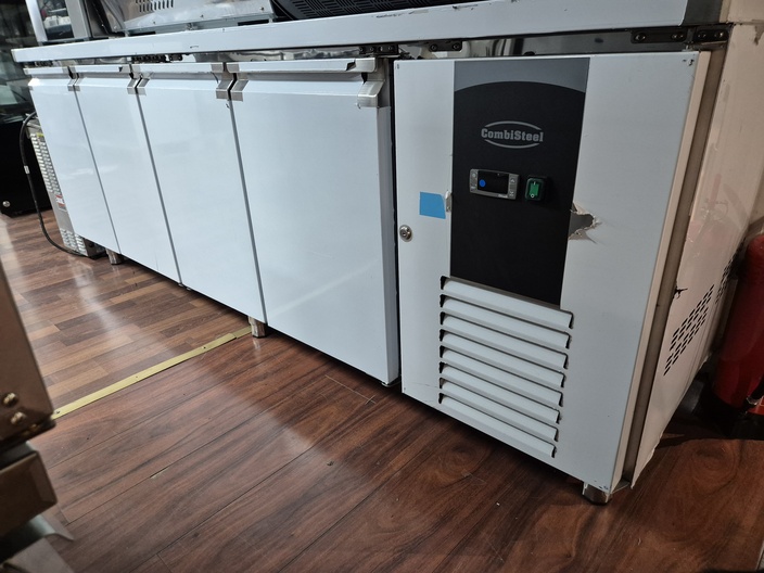 RVS KOELWERKBANK RAND 4 DEUREN nieuw