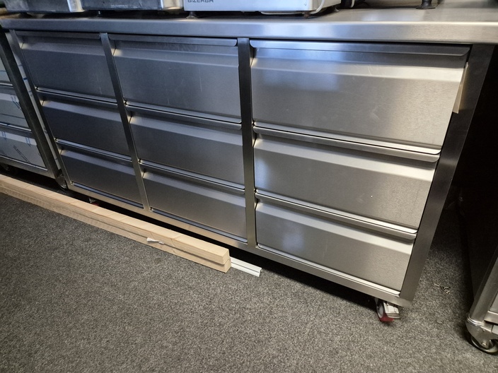 rvs 9 ladige werkbank op wielen nieuw