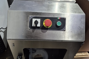 Afbeelding van Portioning divider pizza dough