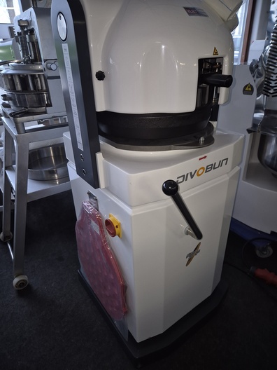 Halfautomaat bun verdeel opbolmachine nieuw Divobun 430