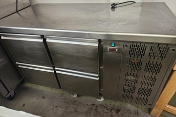 Afbeelding van 4 laden koeling