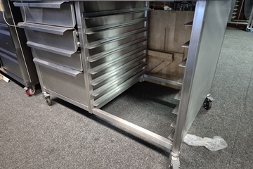Afbeelding van RVS werkbank met laden en platenrek op wielen