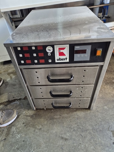 Ubert warmhoudladen kast