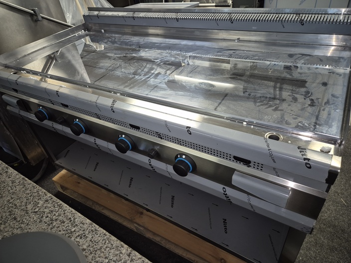 Grote spiegel bakplaat gas op onderstel nieuw