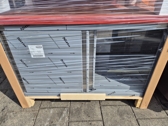 Snij werktafel met schuifdeuren nieuw