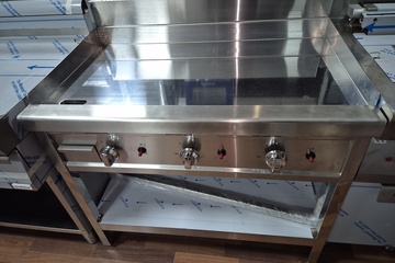 Afbeelding van Spiegelbakplat 100 cm 3 zones nieuw op onderstel