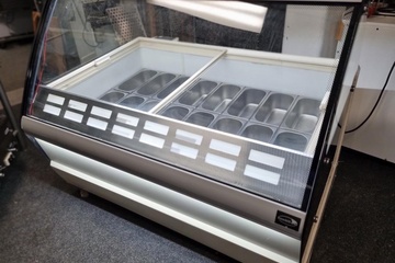 Afbeelding van Schepijsvitrine 16 baks LED verlicht