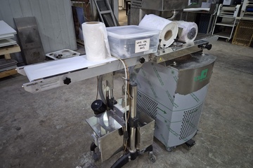 Afbeelding van Chocolate tempering machine with enrobing belt ICB