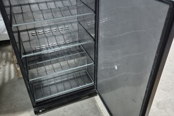 Afbeelding van 7 bierfusten koeling kast