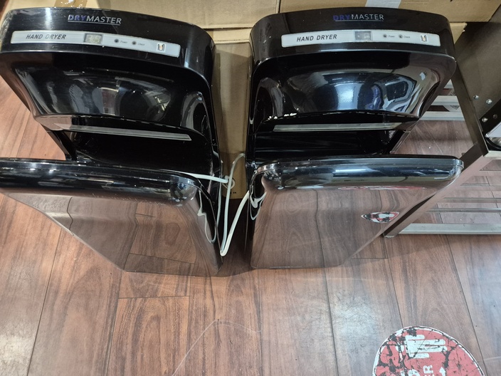 2 x DRY Master hand dryer