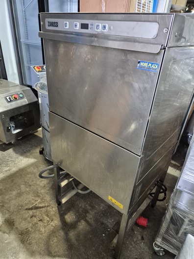 Electrolux vaatwasmachine op onderstel