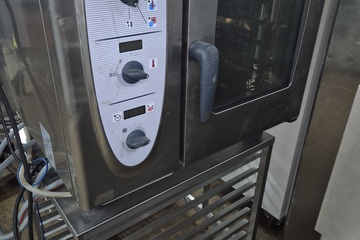 Afbeelding van Combisteamer Rational CM61 op rvs onderstel