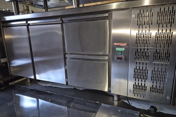 Afbeelding van rvs koelwerkbank 2 laden 2 drs