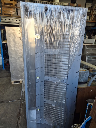 Nieuwe afzuigkap boxmodel 240 cm