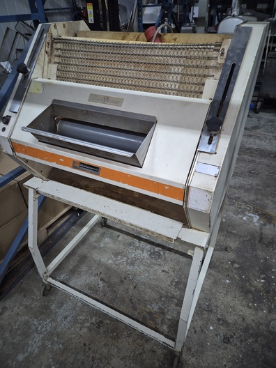 Stokbroodmachine Bertrand op onderstel