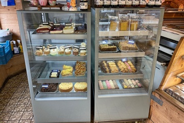 Afbeelding van 2 koelvitrines