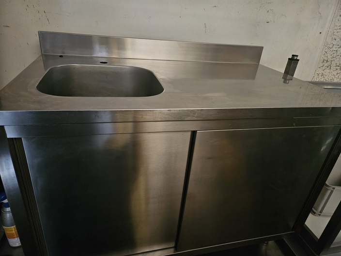 Spoeltafel met schuifdeuren 120x60cm